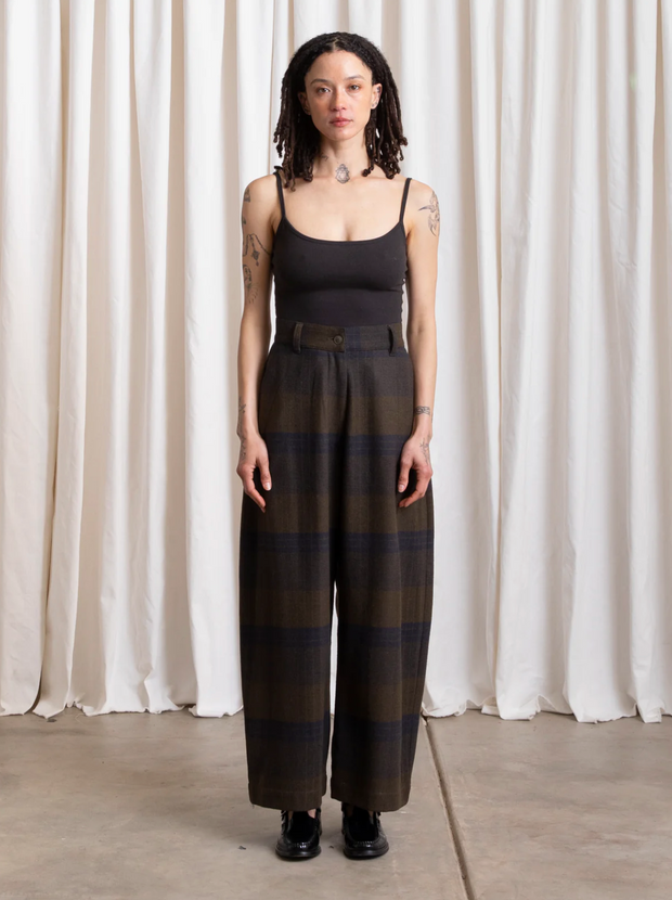 Wool Loose Barrel Pant