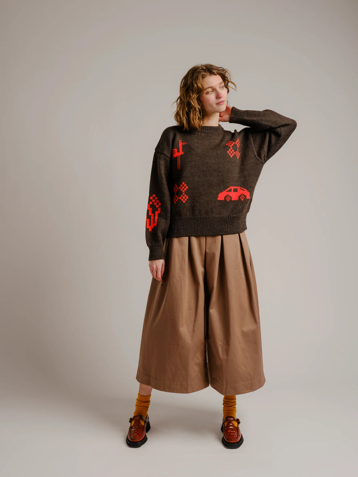 X90 + Birds Sweater | Walnut