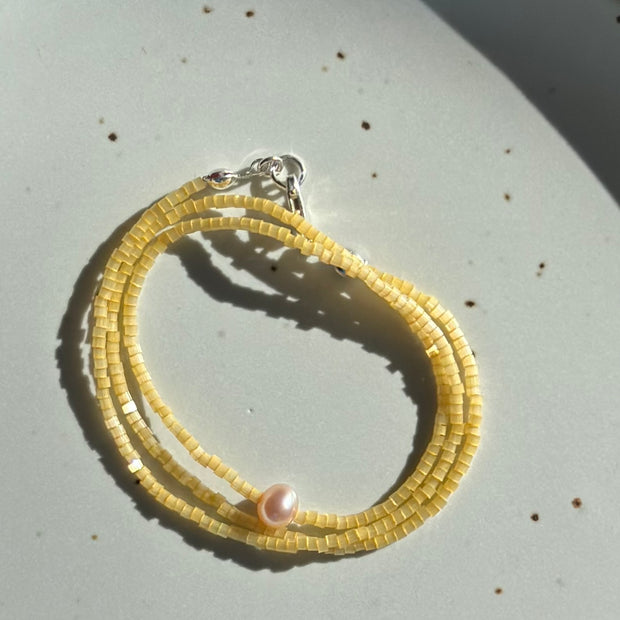 Single Pearl on Yellow 16.5"