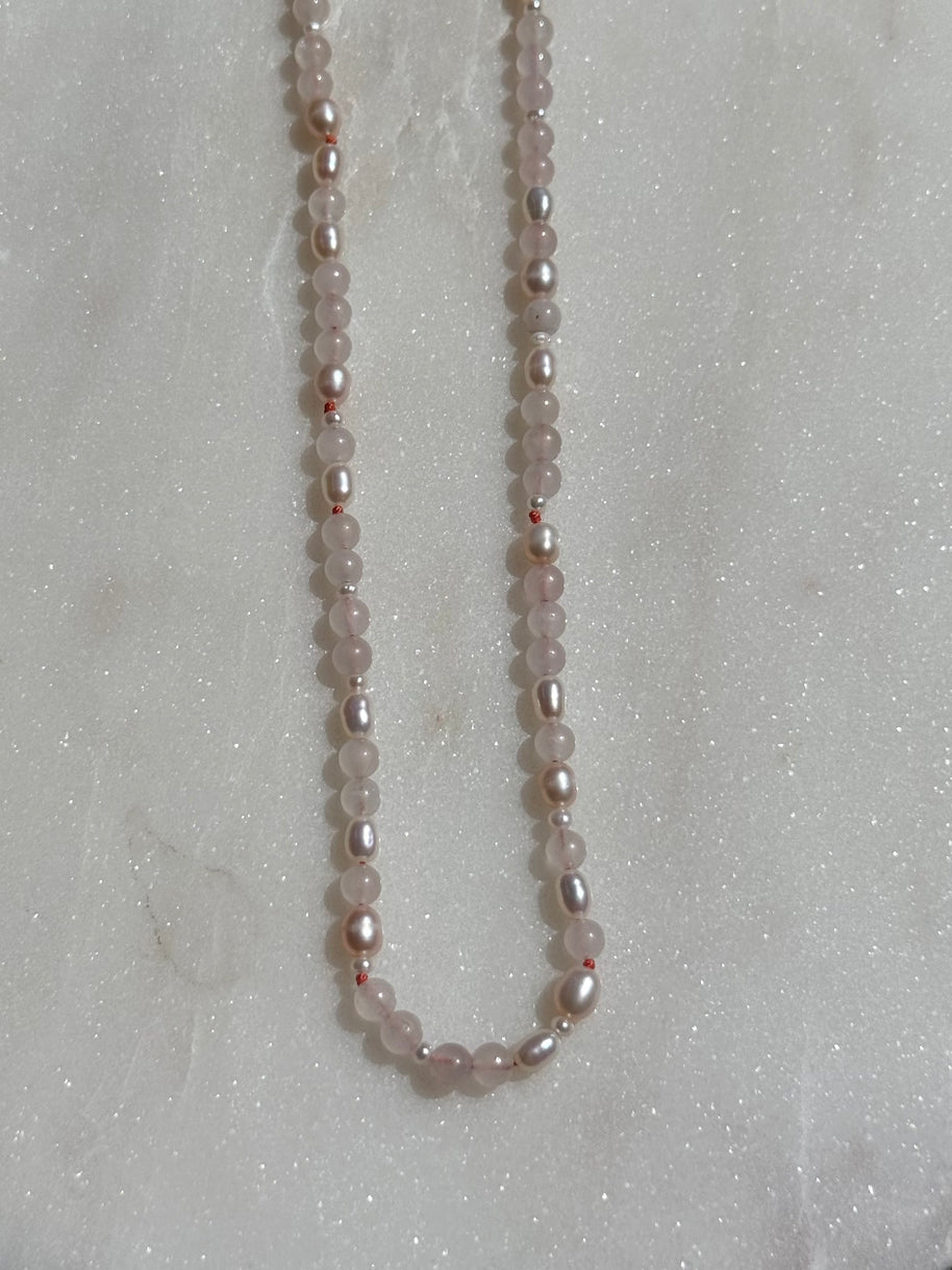 Rose Quartz w/ Pearls 17.5"