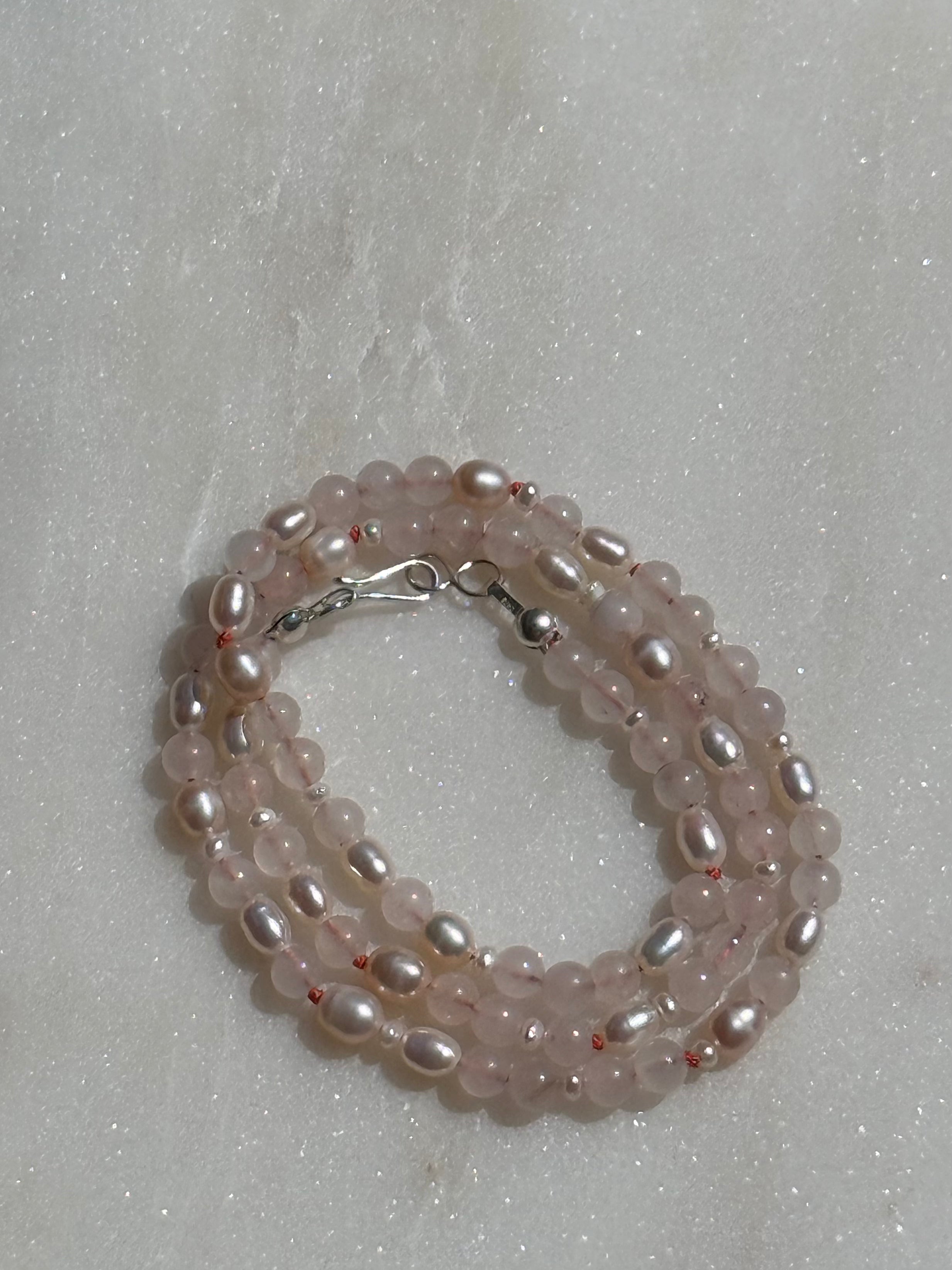 Rose Quartz w/ Pearls 17.5