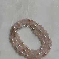 Rose Quartz w/ Pearls 17.5