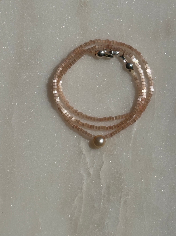 Single Pearl on Light Pink 15.25"