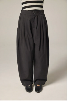 Back Elastic Pleated Pants